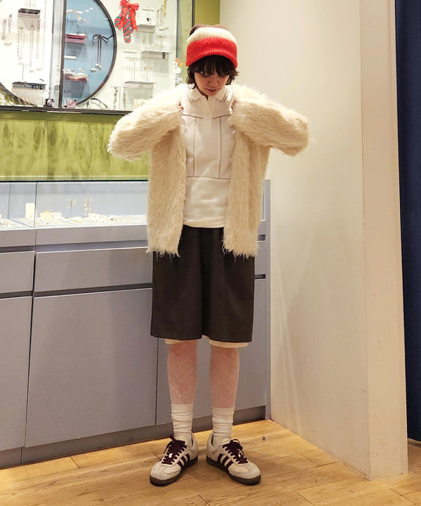saori KATOさんの「BEAMS WOMEN｜【WEB限定】I Hate Monday / flower lace ストッキング white」を使ったコーディネート