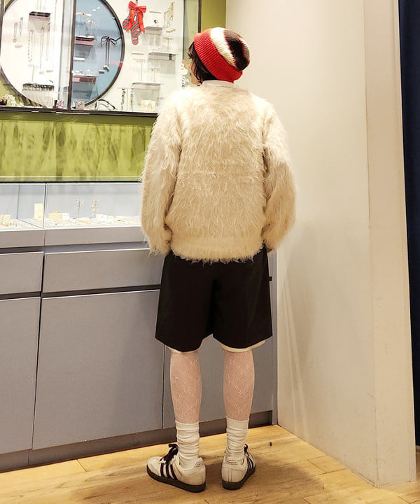 saori KATOさんの「BEAMS WOMEN｜【WEB限定】I Hate Monday / flower lace ストッキング white」を使ったコーディネート