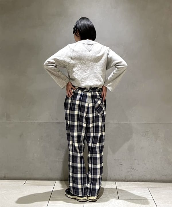 葵さんの「BEAMS WOMEN｜ブロード リブ クルーネック スウェット」を使ったコーディネート
