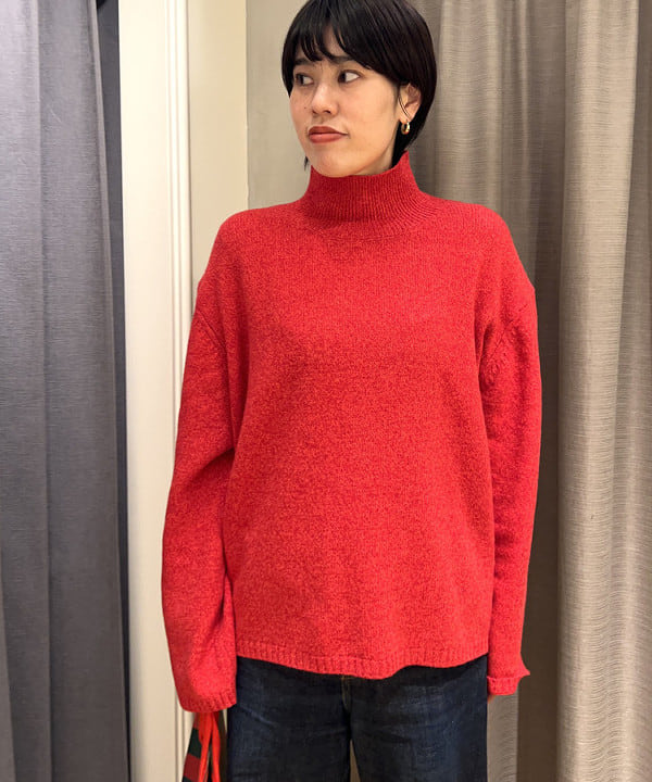 岡 妃呂美さんの「BEAMS WOMEN｜TATRAS / GIGI ダウンジャケット」を使ったコーディネート