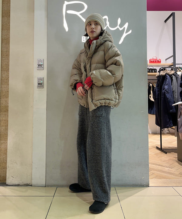 神坂 莉子さんの「BEAMS WOMEN｜GYMPHLEX / フーデッド ダウン ジャケット」を使ったコーディネート
