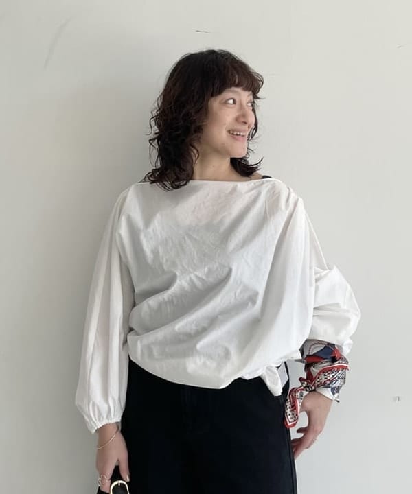 IZUMI MAYUMIさんの「BEAMS WOMEN｜ギャザー ショルダー ブラウス」を使ったコーディネート