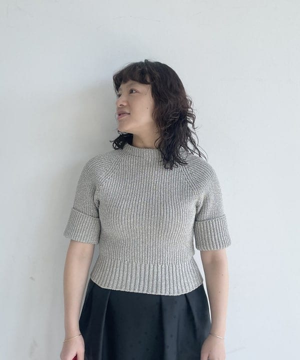 IZUMI MAYUMIさんの「BEAMS WOMEN｜ISLA DE GAR / サテン クロシェ ハンドバッグ」を使ったコーディネート