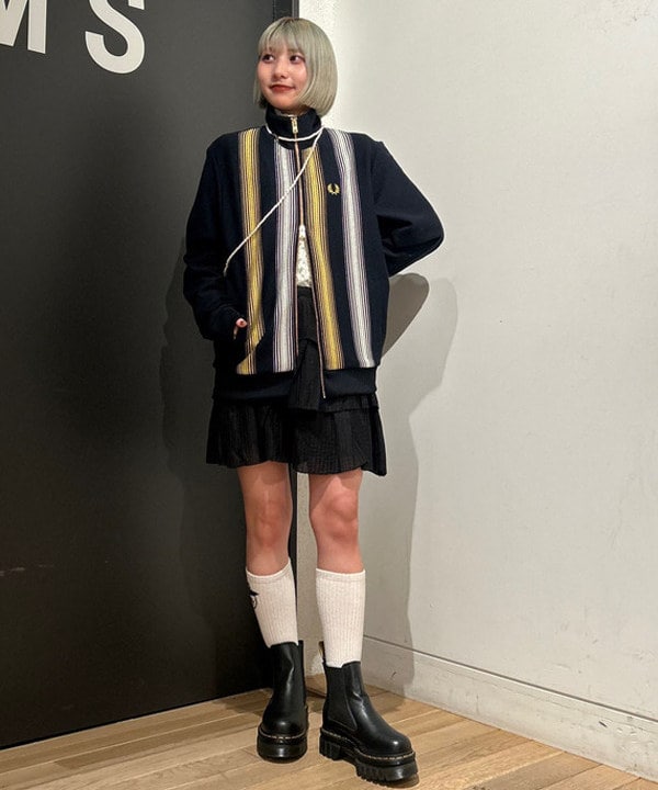 佐藤 亜美さんの「BEAMS WOMEN｜FRED PERRY / Patch Pocket Sports Jacket」を使ったコーディネート
