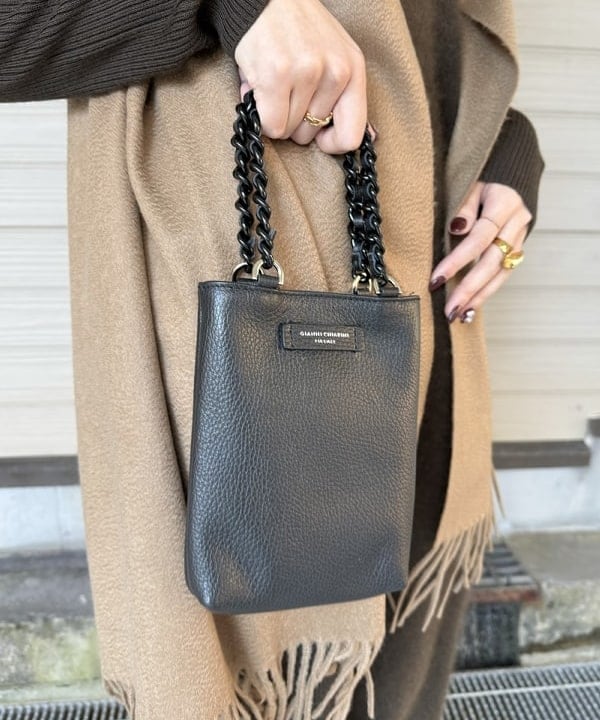 YUIさんの「BEAMS WOMEN｜GIANNI CHIARINI / CAMILLA レザートートバッグ」を使ったコーディネート