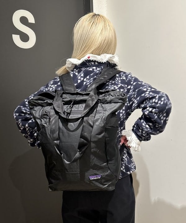 安藤 菜央さんの「BEAMS WOMEN｜BEAMS BOY / ポリエステル ウール シンチ バック スラックス」を使ったコーディネート