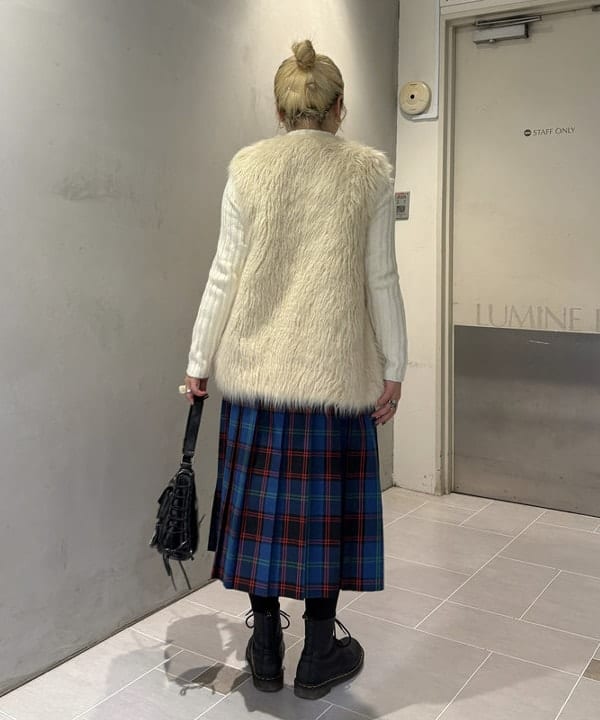 大石彩可さんの「BEAMS WOMEN｜チェック 切り替え キルト スカート」を使ったコーディネート