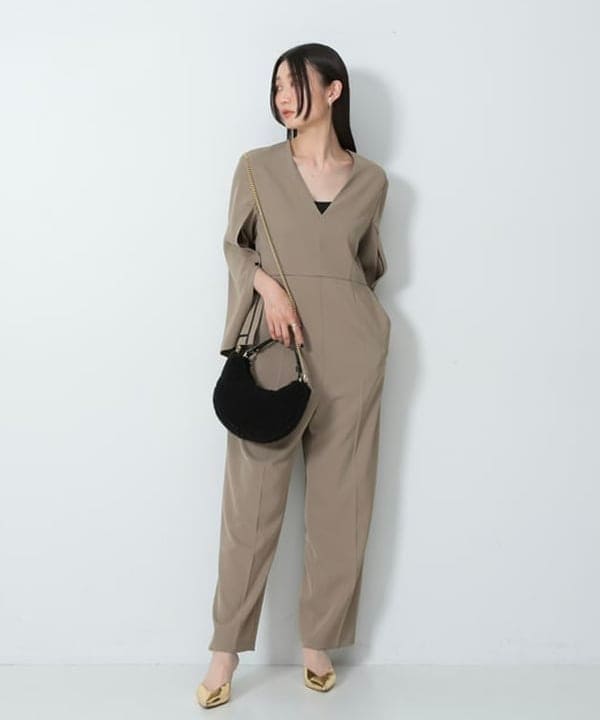 隈元 楓さんの「BEAMS WOMEN｜Vネック オールインワン」を使ったコーディネート
