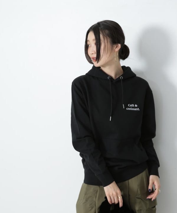 隈元 楓さんの「BEAMS WOMEN｜Les Petits Basics / Cafe & croissant フ―ディー 」を使ったコーディネート