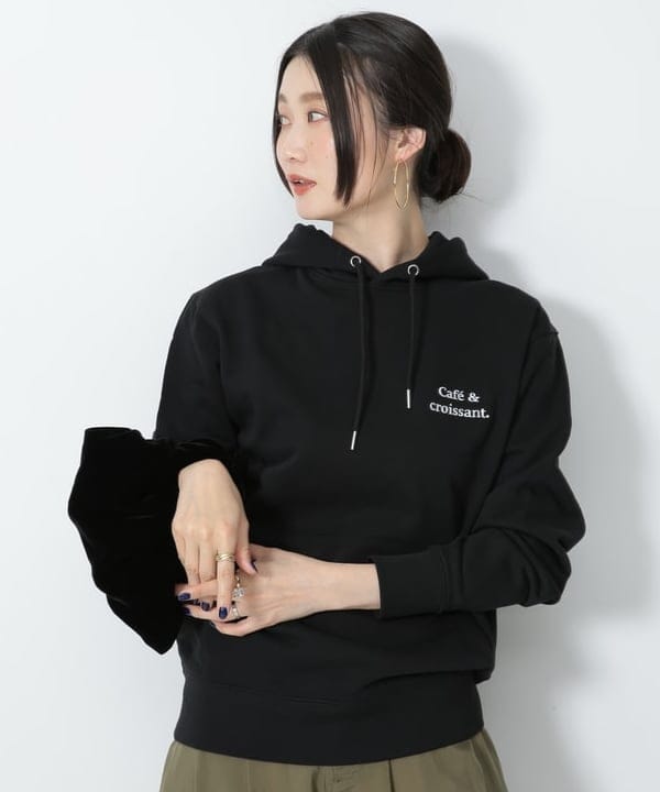 隈元 楓さんの「BEAMS WOMEN｜Les Petits Basics / Cafe & croissant フ―ディー 」を使ったコーディネート