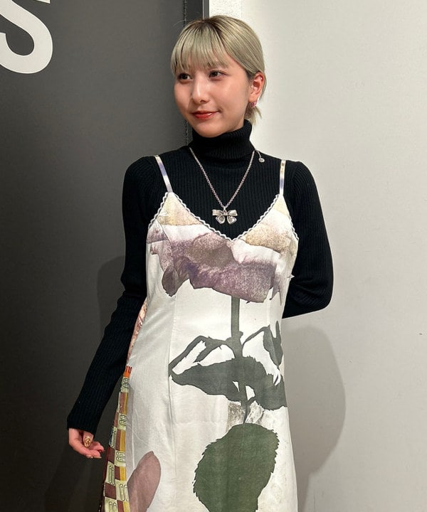 佐藤 亜美さんの「BEAMS WOMEN｜【別注】Casselini / キラキラ ポーチ」を使ったコーディネート