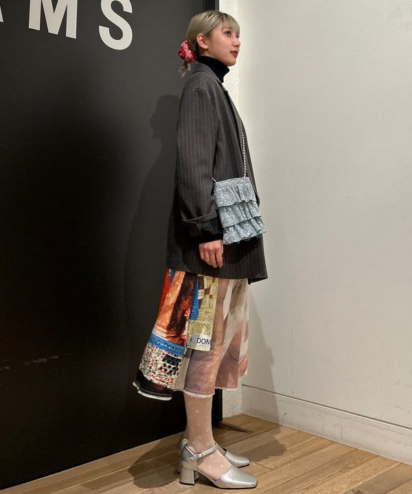 佐藤 亜美さんの「BEAMS WOMEN｜【別注】Casselini / キラキラ ポーチ」を使ったコーディネート