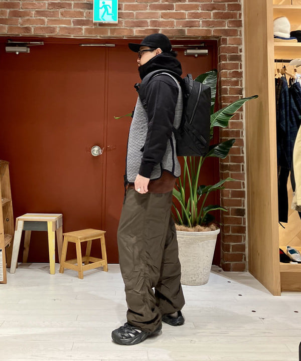くりちゃんさんの「BEAMS WOMEN｜ウェビング ウォーム イージーパンツ」を使ったコーディネート