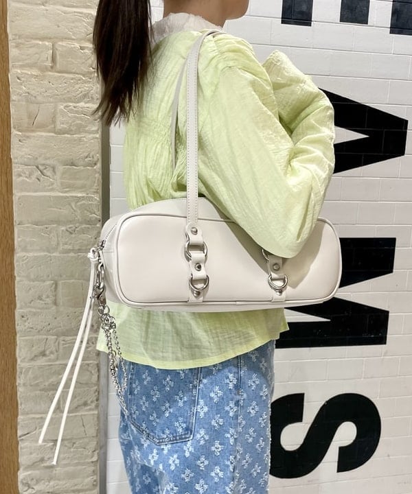 カタヤマ アヤさんの「BEAMS WOMEN｜シアー シャーリング リボン ブラウス」を使ったコーディネート