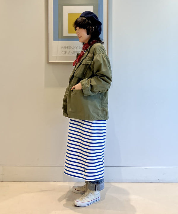 小原 もこさんの「BEAMS WOMEN｜ソリッド ミリタリー ブルゾン ノーカラー」を使ったコーディネート