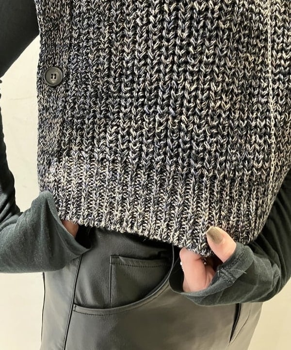 CHIHIROさんの「BEAMS WOMEN｜maturely / フェイクレザー フック イージーパンツ」を使ったコーディネート