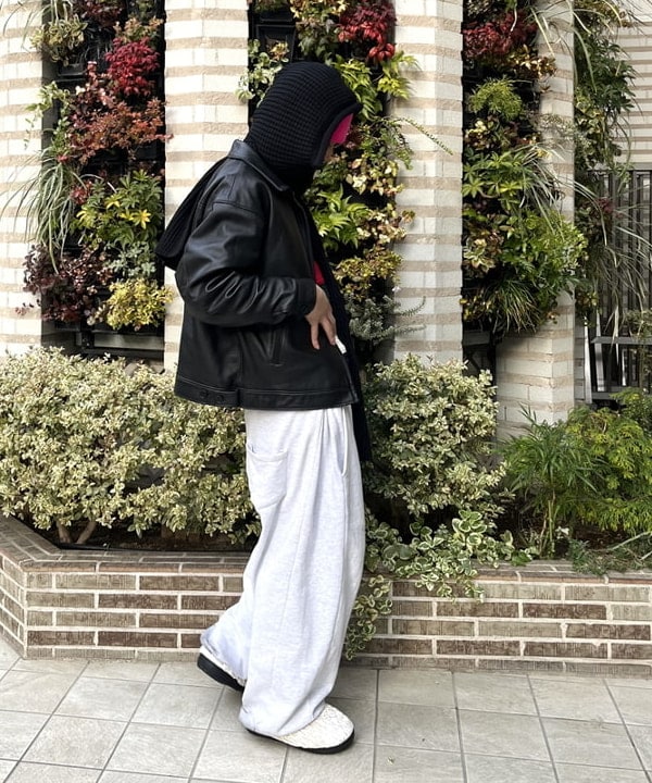 菊田 悠さんの「BEAMS WOMEN｜レザー ジップブルゾン」を使ったコーディネート