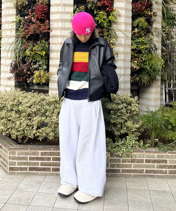 菊田 悠さんの「BEAMS WOMEN｜レザー ジップブルゾン」を使ったコーディネート