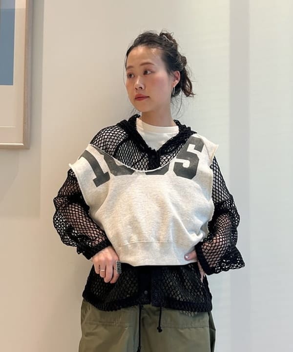 清水 彩乃さんの「BEAMS WOMEN｜【別注】BRIEFING / ヘルメット バッグ レオパード」を使ったコーディネート