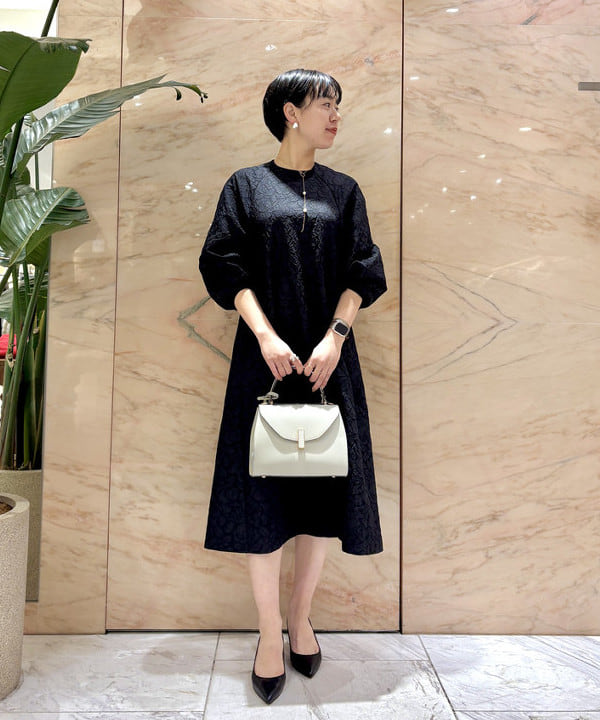 ゆうかさんの「BEAMS WOMEN｜フクレ織りジャカード パフスリーブ ドレス＊」を使ったコーディネート