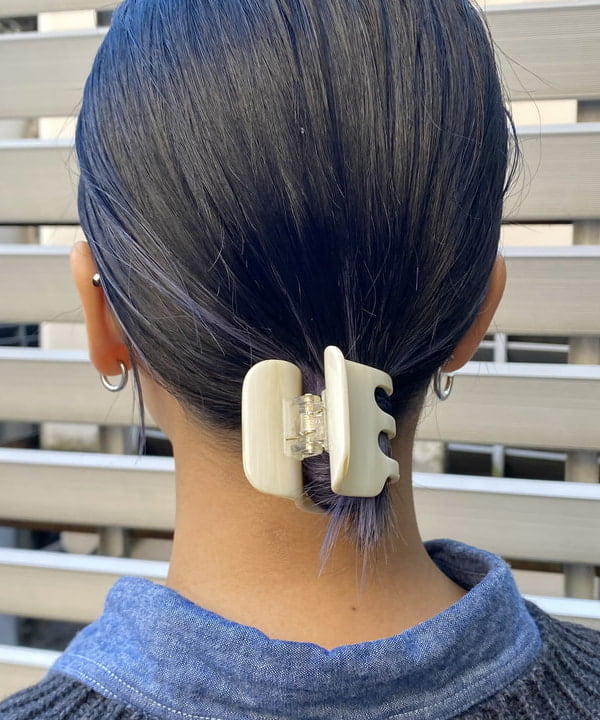 オカモト ミサキさんの「BEAMS WOMEN｜【別注】BUZZ RICKSON'S / シャンブレー ロングスリーブ シャツ」を使ったコーディネート