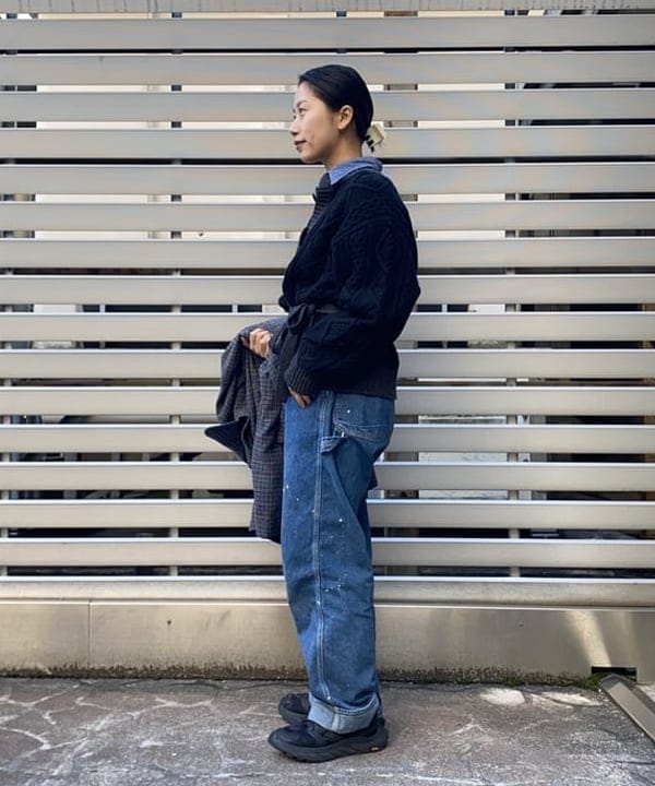 オカモト ミサキさんの「BEAMS WOMEN｜【別注】BUZZ RICKSON'S / シャンブレー ロングスリーブ シャツ」を使ったコーディネート