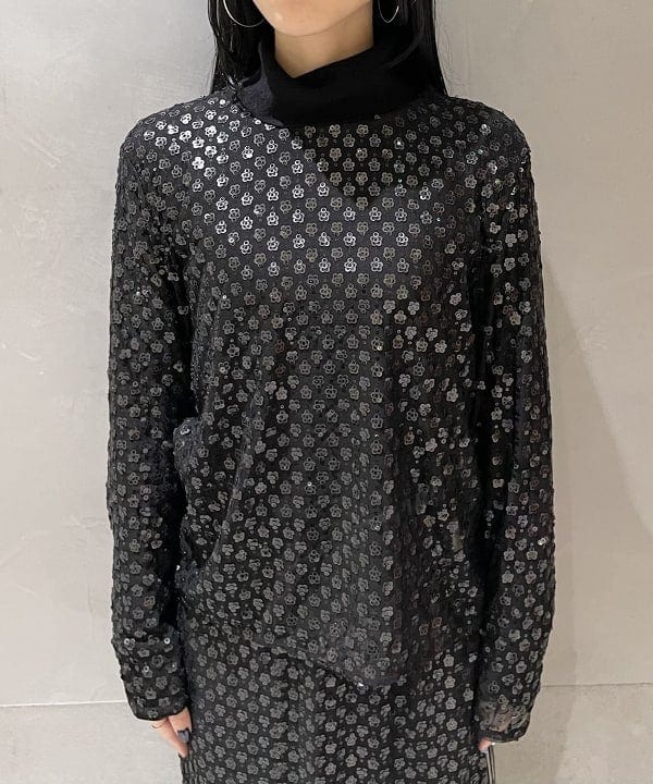 高木 菜央さんの「BEAMS WOMEN｜BAUM UND PFERDGARTEN / JASMIN フラワー トップス」を使ったコーディネート
