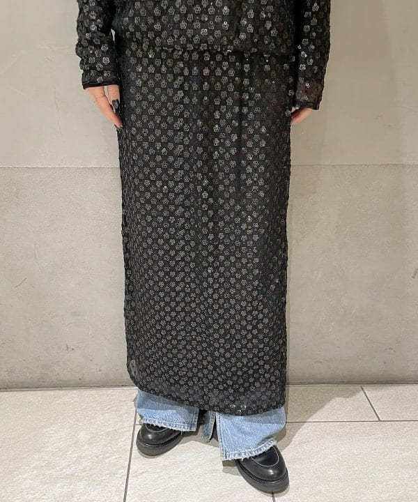 高木 菜央さんの「BEAMS WOMEN｜BAUM UND PFERDGARTEN / JASMIN フラワー トップス」を使ったコーディネート