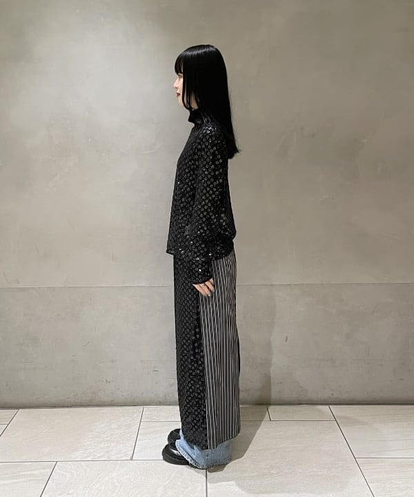 高木 菜央さんの「BEAMS WOMEN｜BAUM UND PFERDGARTEN / JASMIN フラワー トップス」を使ったコーディネート
