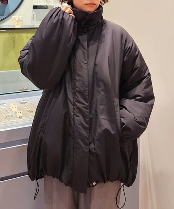 saori KATOさんの「BEAMS WOMEN｜ナカワタ ボリューム フード ブルゾン」を使ったコーディネート