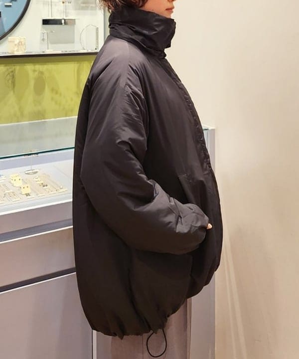 saori KATOさんの「BEAMS WOMEN｜ナカワタ ボリューム フード ブルゾン」を使ったコーディネート