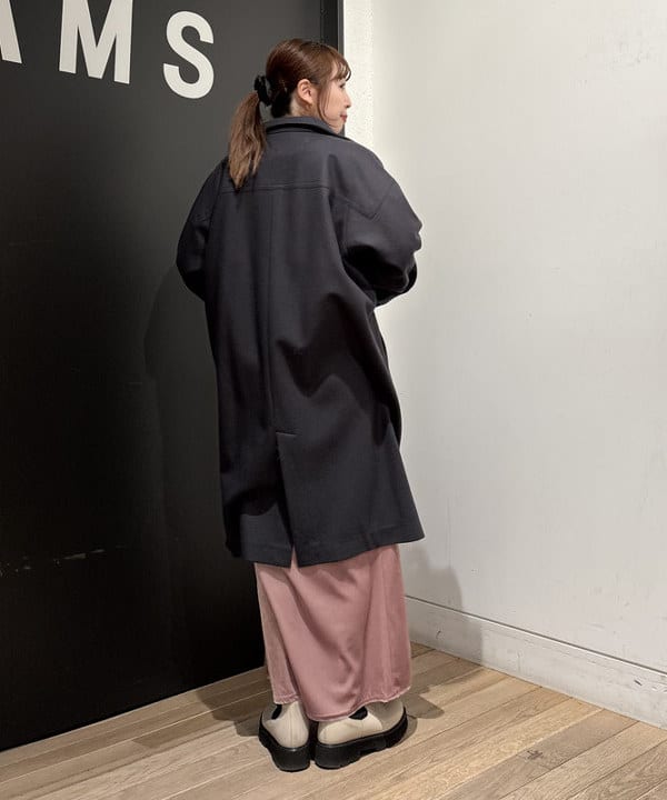 makita mikaさんの「BEAMS WOMEN｜トリアセテート ベロア スリット スカート」を使ったコーディネート