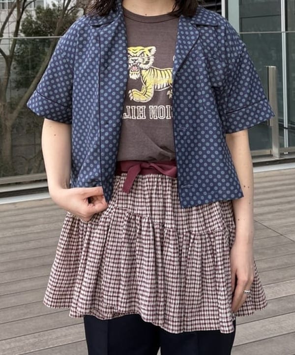 クロサワさんの「BEAMS WOMEN｜ドット オープン カラー ショートスリーブ」を使ったコーディネート