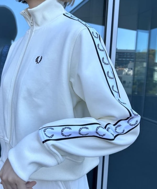 Hazukiさんの「BEAMS WOMEN｜【別注】FRED PERRY / TRACK JACKET」を使ったコーディネート