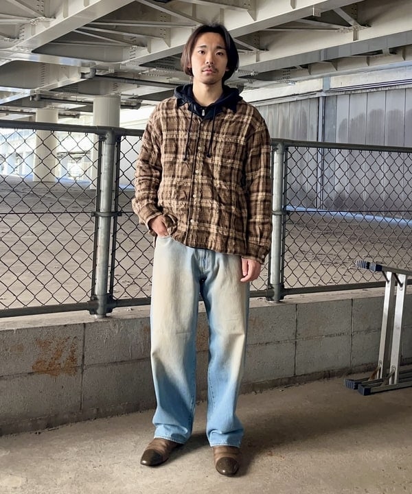 槙山 賢斗さんの「BEAMS WOMEN｜BEAMS / ワイドフィット デニムパンツ」を使ったコーディネート