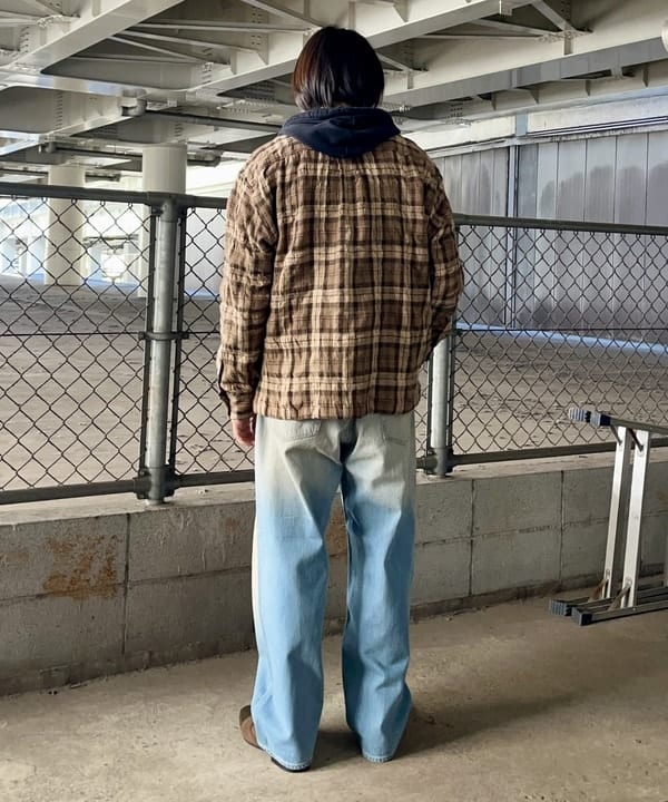 槙山 賢斗さんの「BEAMS WOMEN｜BEAMS / ワイドフィット デニムパンツ」を使ったコーディネート