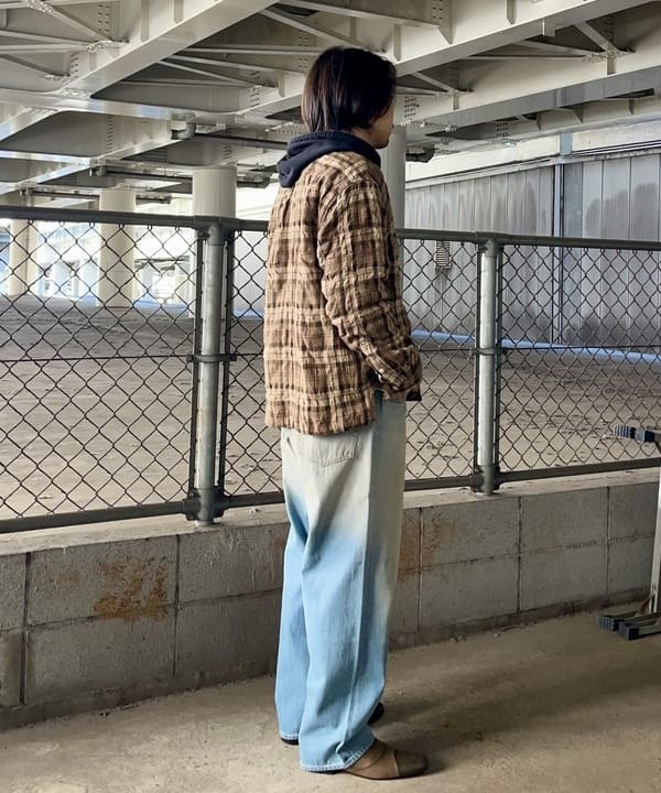 槙山 賢斗さんの「BEAMS WOMEN｜BEAMS / ワイドフィット デニムパンツ」を使ったコーディネート