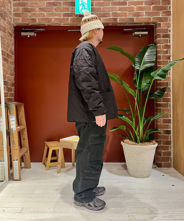 新里 京介さんの「BEAMS WOMEN｜ダブルポケット デニムパンツ」を使ったコーディネート