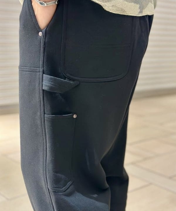 Kellyさんの「BEAMS WOMEN｜ダブルニースウェットパンツ」を使ったコーディネート