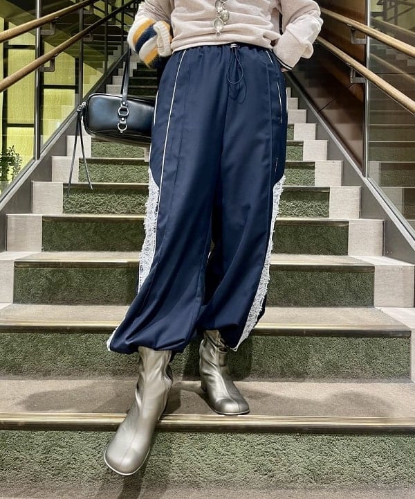 ハルキ　モモナさんの「BEAMS WOMEN｜【別注】YAHKI × HYPNOTIZE / Landscape Bag」を使ったコーディネート