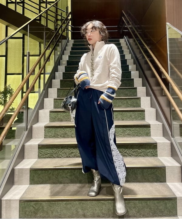ハルキ　モモナさんの「BEAMS WOMEN｜【別注】YAHKI × HYPNOTIZE / Landscape Bag」を使ったコーディネート