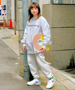 BEAMS T（ビームスT）Cabaret Poval / Logo Crewneck（トップス