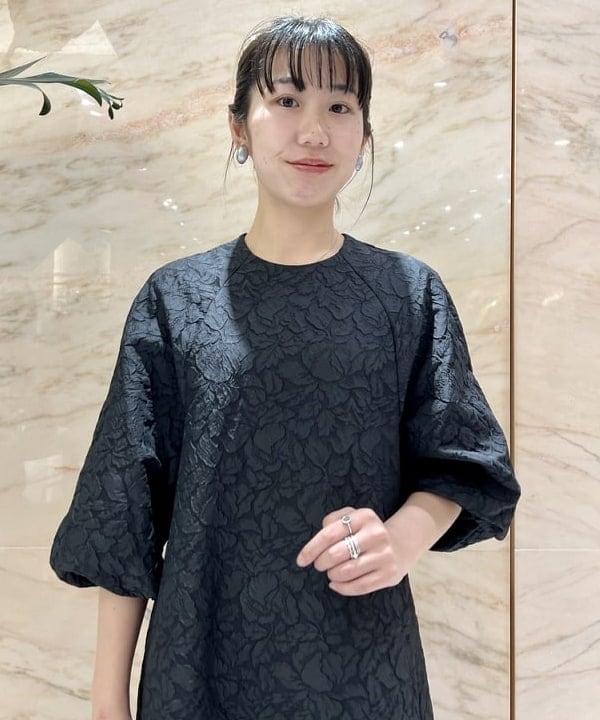 中丸　栞さんの「BEAMS WOMEN｜GIANNI NOTARO / NEW フレーム バケット バッグ」を使ったコーディネート