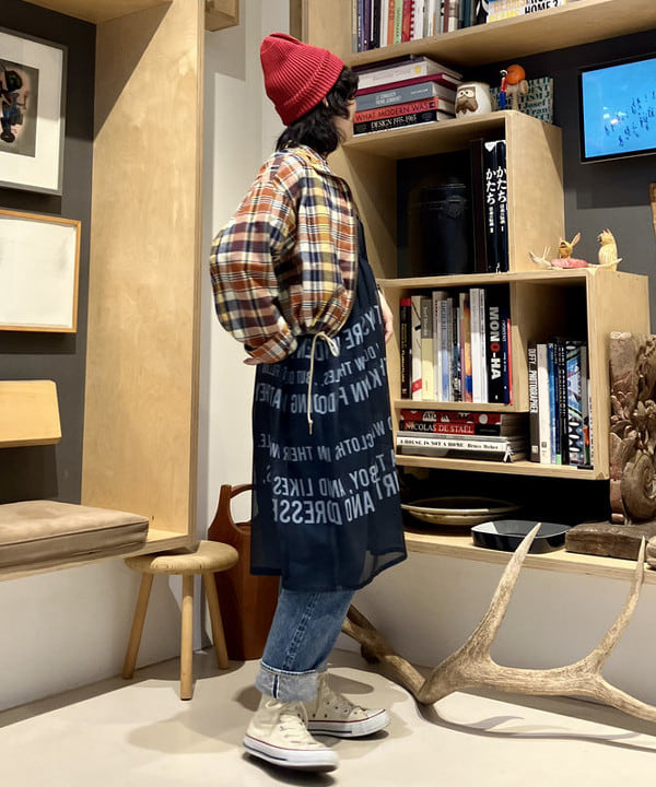 小原 もこさんの「BEAMS WOMEN｜ロゴ ヘンリーネック ショートスリーブ」を使ったコーディネート