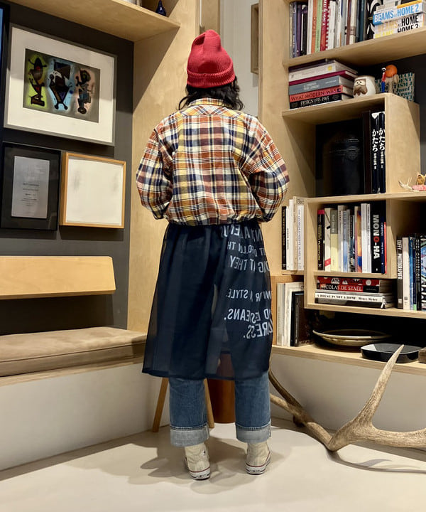 小原 もこさんの「BEAMS WOMEN｜ロゴ ヘンリーネック ショートスリーブ」を使ったコーディネート