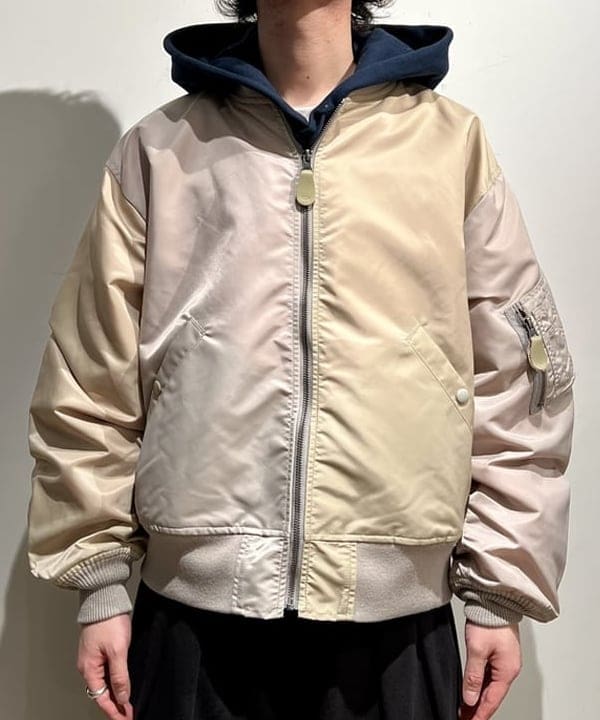 関澤 佑樹さんの「BEAMS WOMEN｜撥水 ワイドフィット クレイジー MA-1」を使ったコーディネート