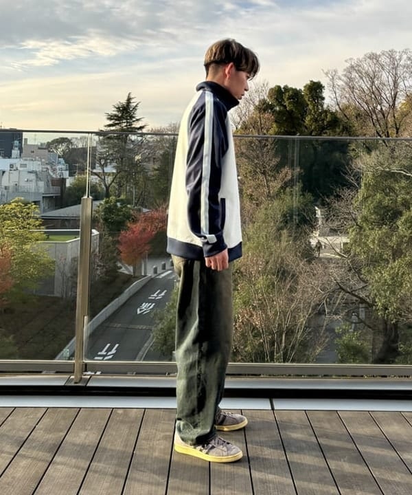 深野 諒馬さんの「BEAMS WOMEN｜BEAMS / ワイドフィット デニムパンツ」を使ったコーディネート