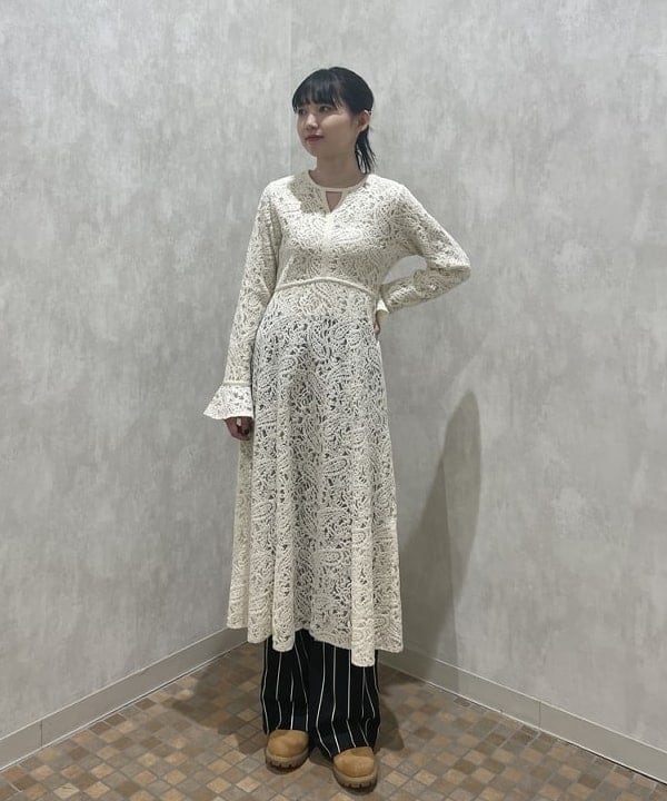 加歩さんの「BEAMS WOMEN｜ペイズリー レース ワンピース」を使ったコーディネート