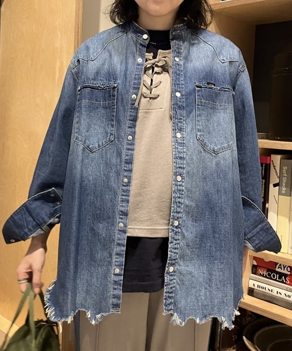 小原 もこさんの「BEAMS WOMEN｜【別注】Lee / ダメージ & リペア ウエスタン シャツ」を使ったコーディネート