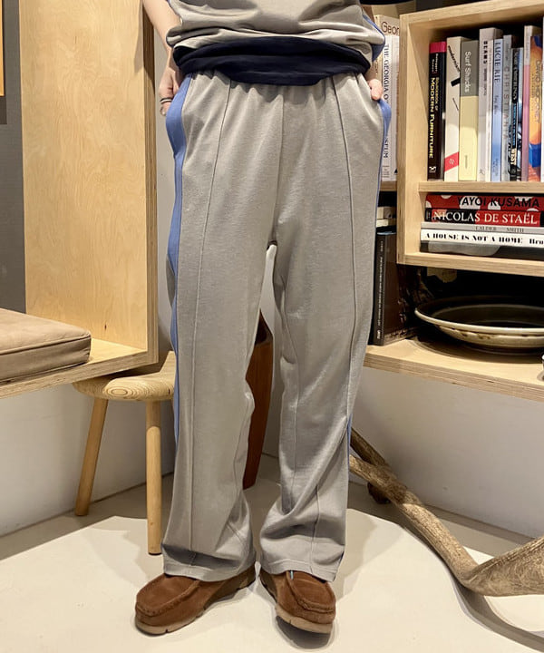 小原 もこさんの「BEAMS WOMEN｜【別注】Lee / ダメージ & リペア ウエスタン シャツ」を使ったコーディネート